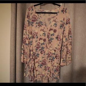 Long sleeve romper with flared sleeves American Eagle in good condition